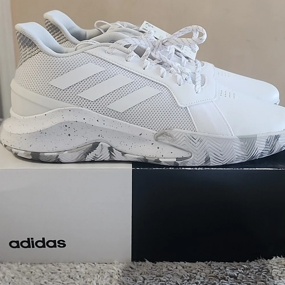 Adidas RunTheGame basketball shoes in"White/Grey Mens Size 13 - Picture 4 of 9